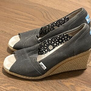 TOMS Women's gray wedge Shoes